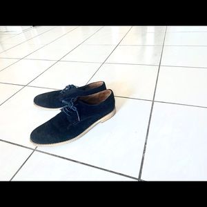 Suede midnight blue Aldo wood bottom shoes